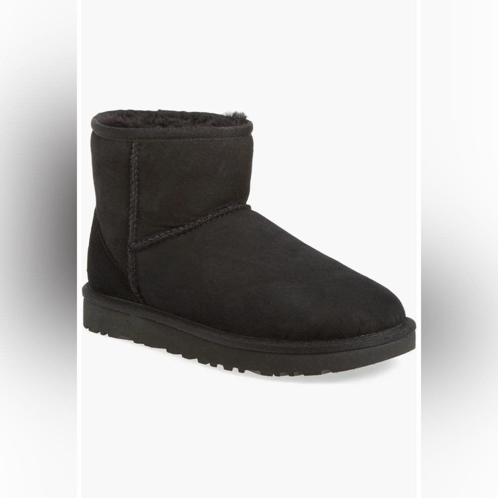 **sold** UGG classic mini boot